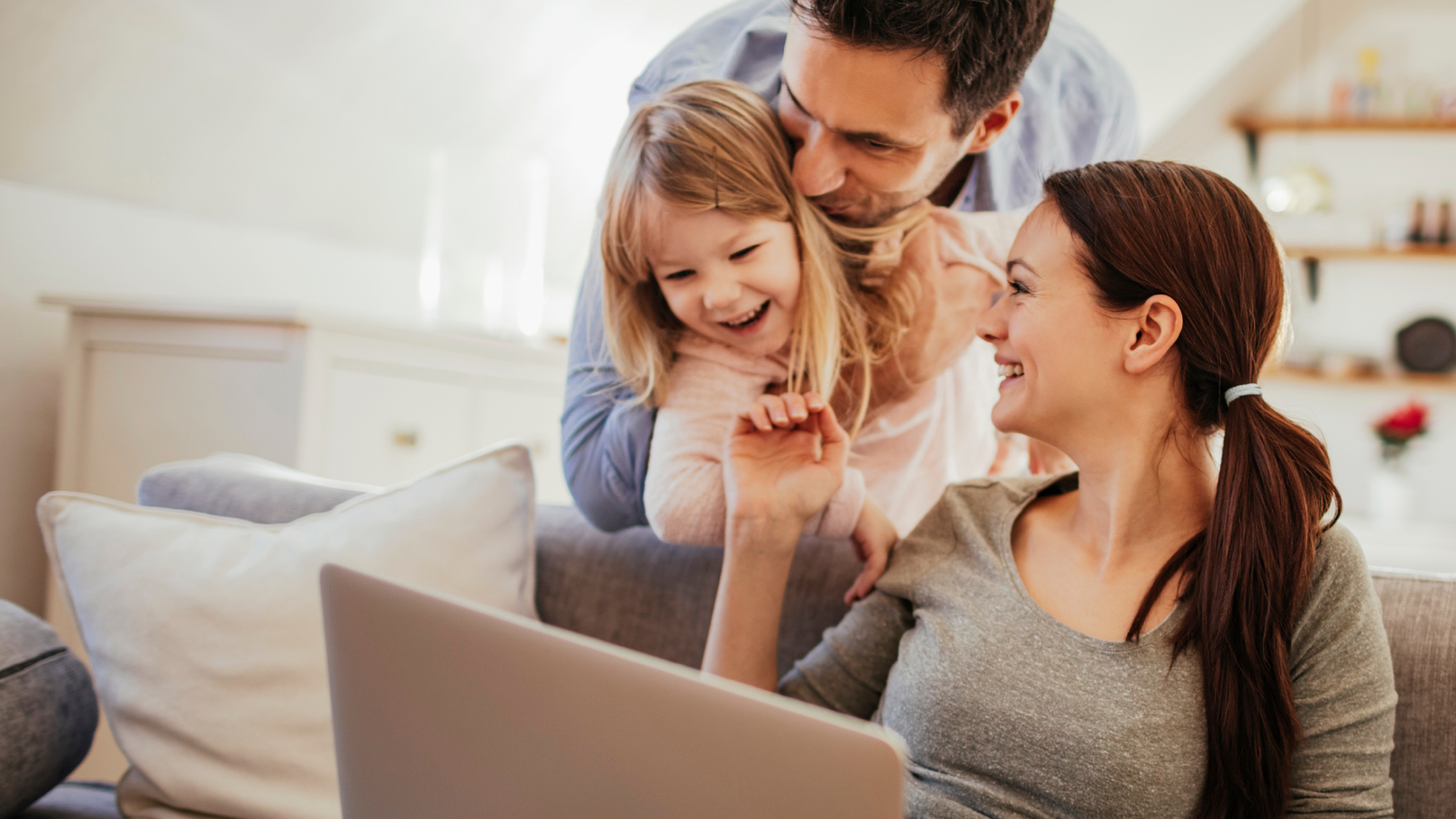 Unlock Your Freedom: Earn From Home While Cherishing Family Moments!