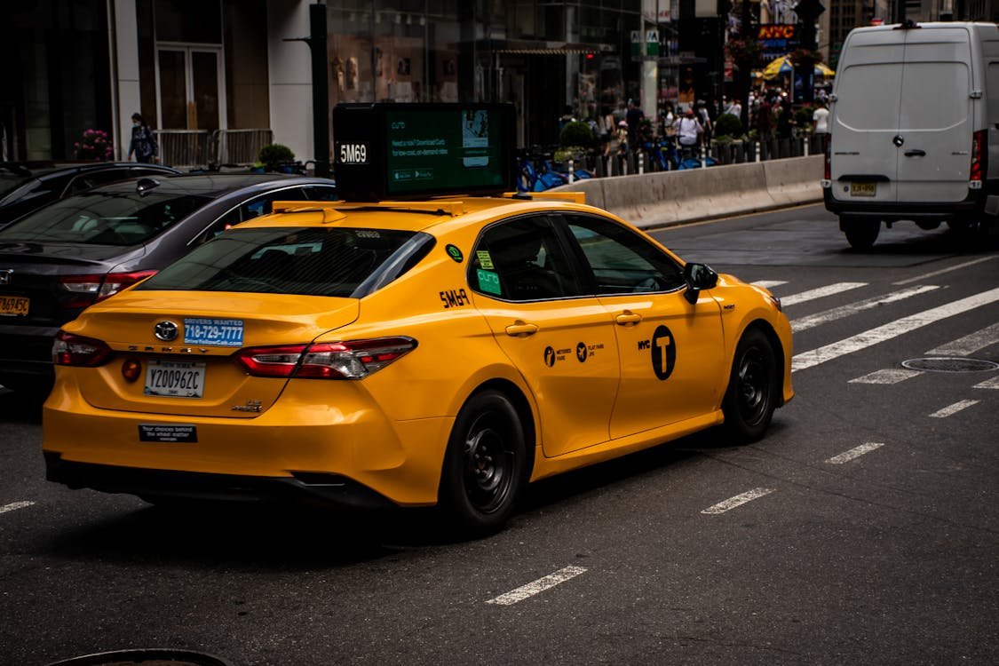 Day-Night Courier delivery taxi in Peterborough