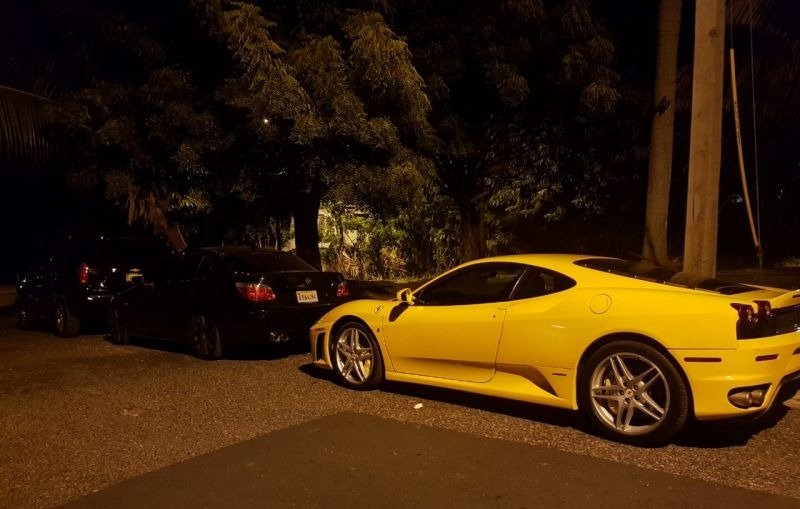 Ferraris y otros carrros deportivos en alquiler, todo rd!