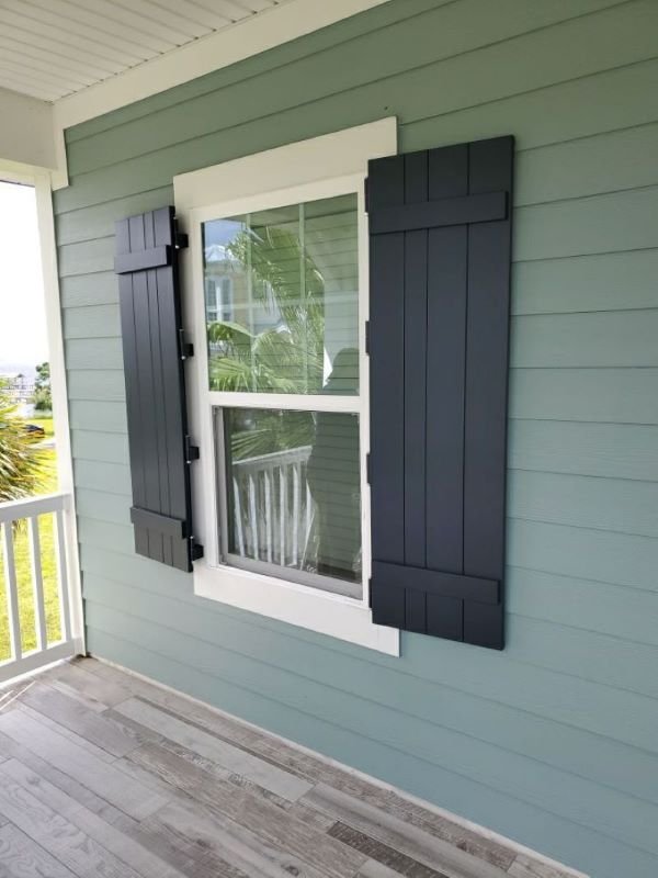 Colonial Hurricane Shutters​