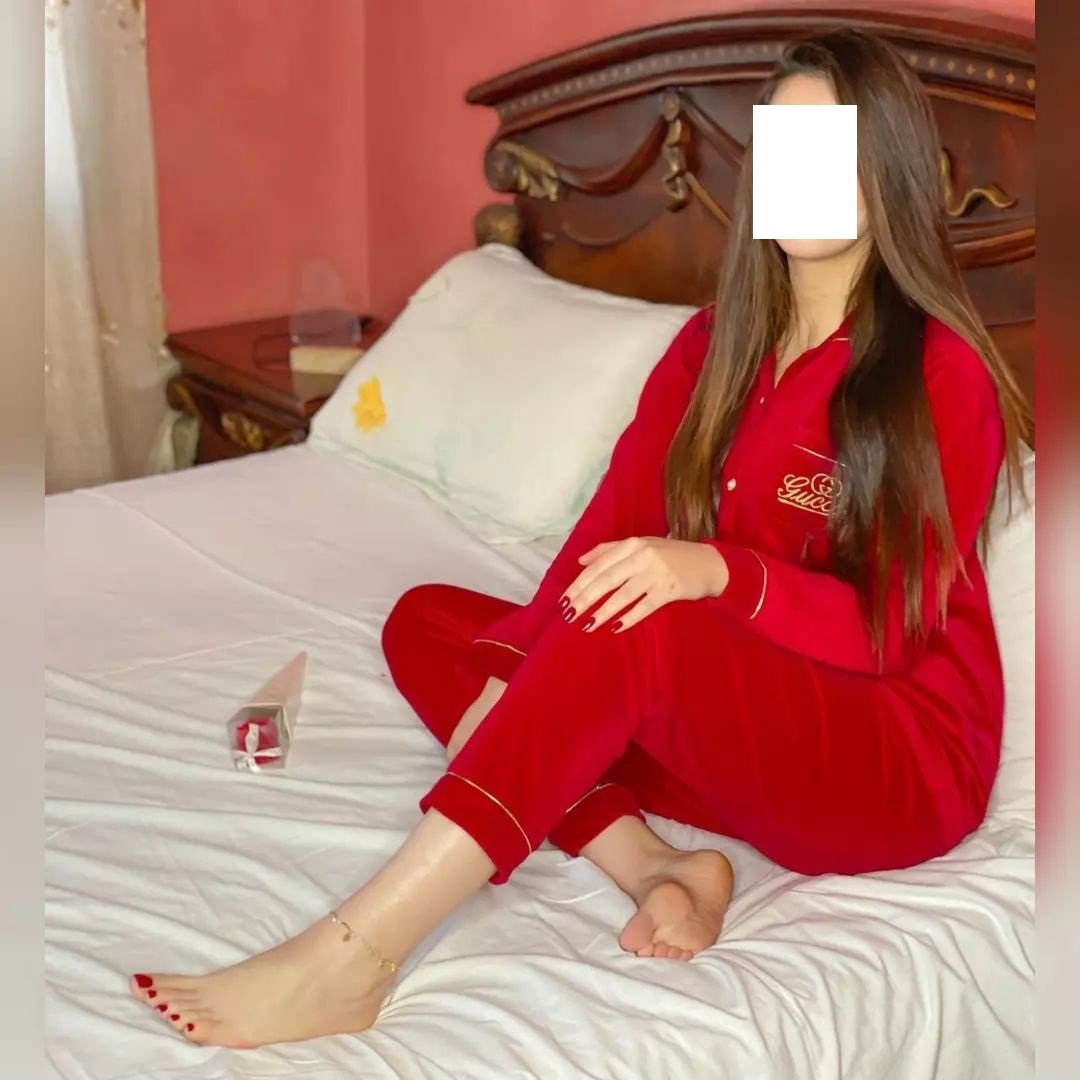 Call Girls in Pandav Nagar Delhi | +91-9911107661 Woman Seeking Man Delhi