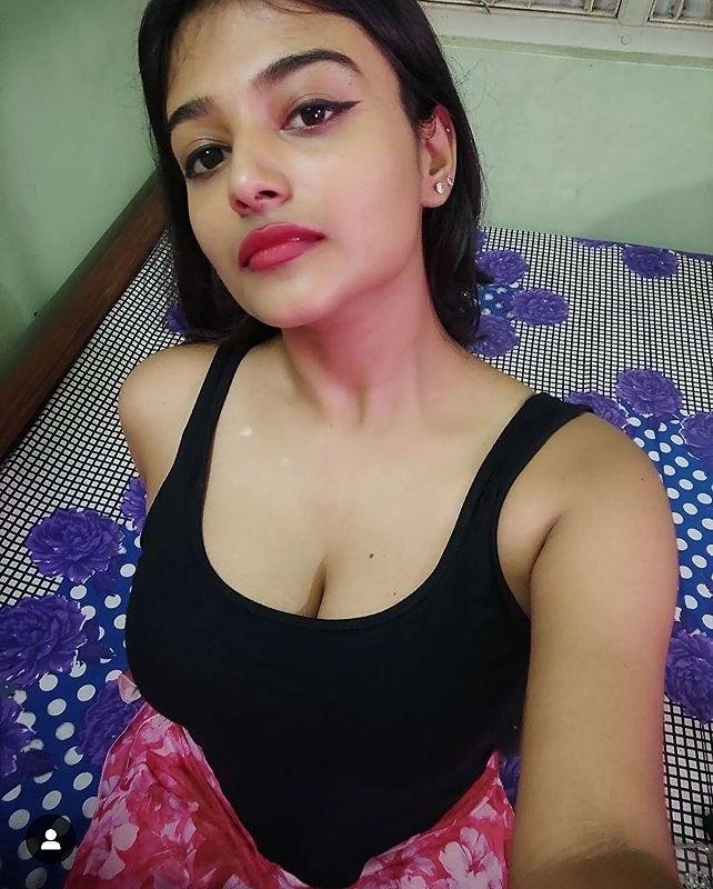 Call Girls In Jhandewalan 9953329932 Escort Service